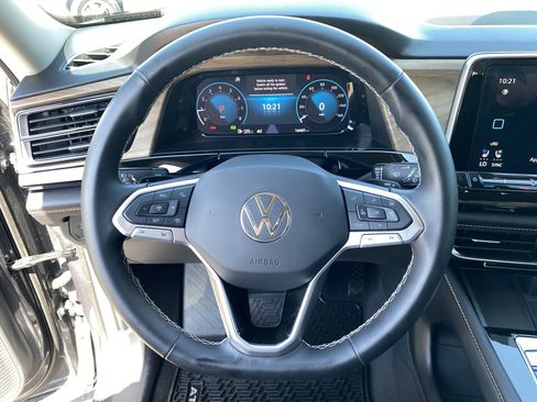 Used 2024 Volkswagen Atlas SE FWD image 29