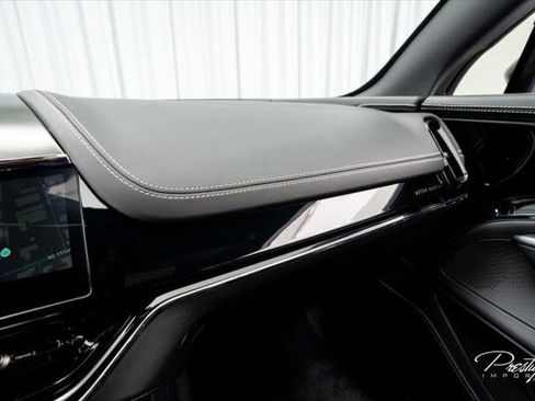 Used 2025 Aston Martin DBX 707 image 33