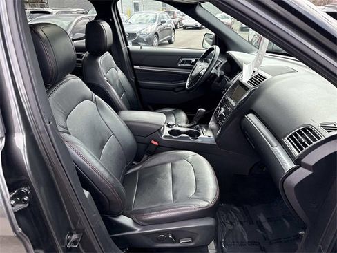 Used 2018 Ford Explorer Sport w/ Equipment Group 401A image 9