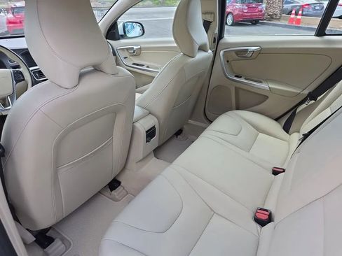 Used 2015 Volvo V60 T5 Premier w/ Convenience Package image 22