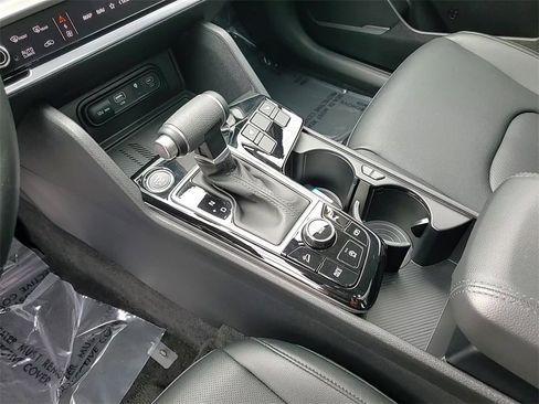 Certified 2025 Kia Sportage EX w/ Premium Package image 18