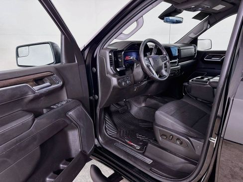 Used 2022 Chevrolet Silverado 1500 RST AWD/4WD image 3