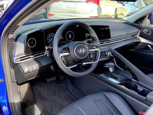 Used 2026 Hyundai Elantra Limited image 18