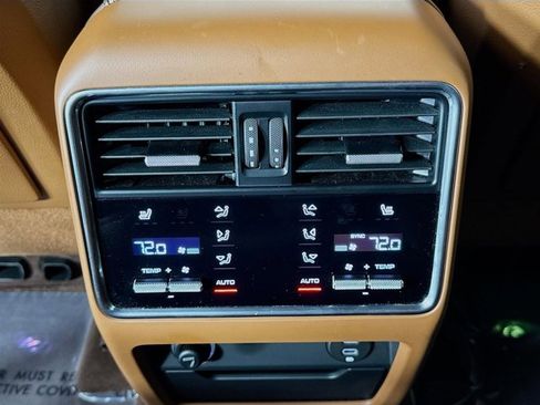 Used 2023 Porsche Cayenne S Platinum image 27