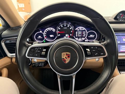 Used 2019 Porsche Panamera RWD image 17