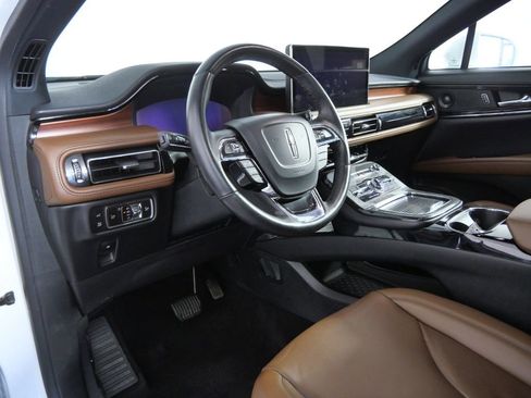 Certified 2023 Lincoln Nautilus Reserve w/ Luxury Package AWD/4WD image 16