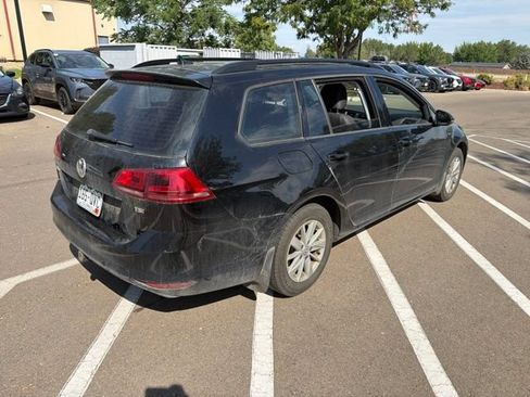 Used 2015 Volkswagen Golf S FWD image 3