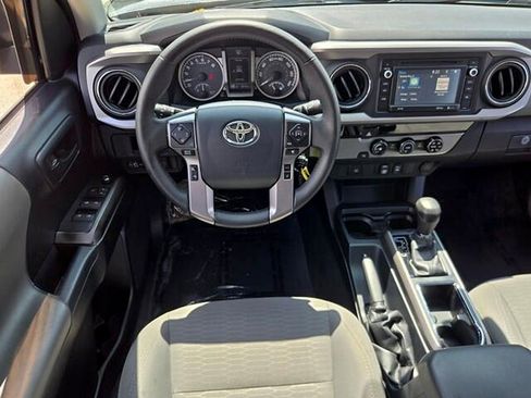 Used 2018 Toyota Tacoma SR5 RWD image 12