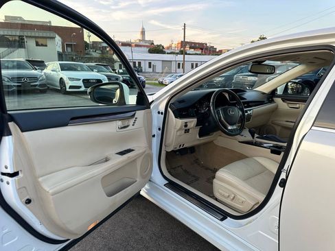Used 2013 Lexus ES 350 w/ Luxury Pkg FWD image 13