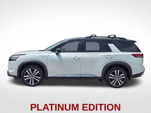 Used 2025 Nissan Pathfinder Platinum AWD/4WD image 18