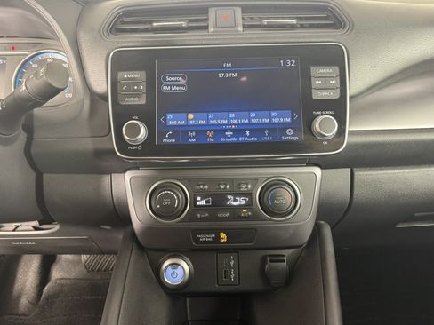 Used 2025 Nissan Leaf S FWD image 18