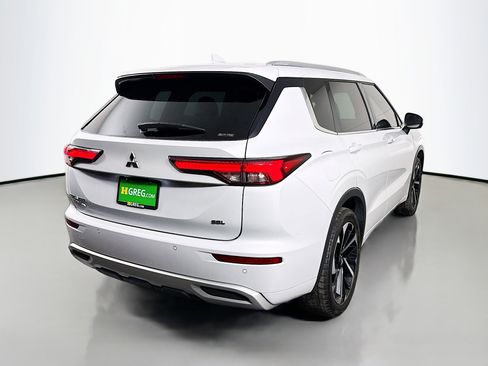 Used 2022 Mitsubishi Outlander SEL image 10