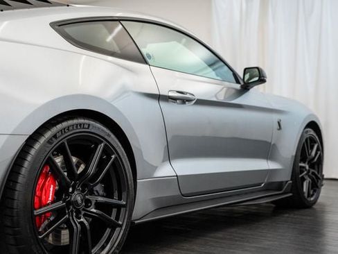 Used 2021 Ford Mustang Shelby GT500 w/ Technology Package RWD image 29