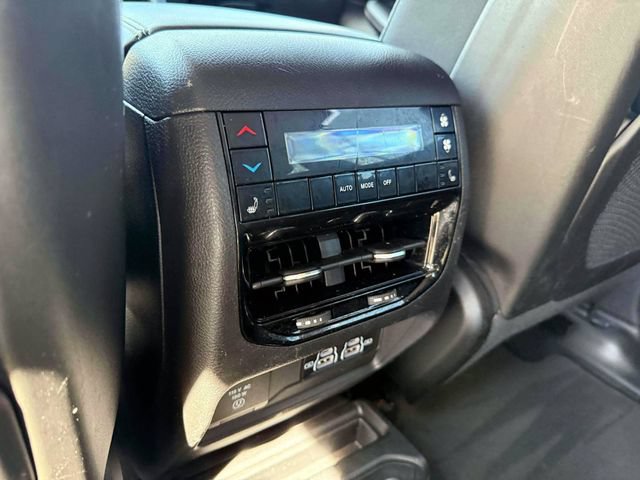 Used 2023 Jeep Grand Cherokee L Limited AWD/4WD image 16