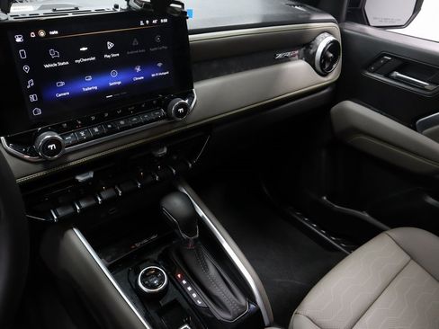 Used 2026 Chevrolet Colorado ZR2 w/ Technology Package image 32