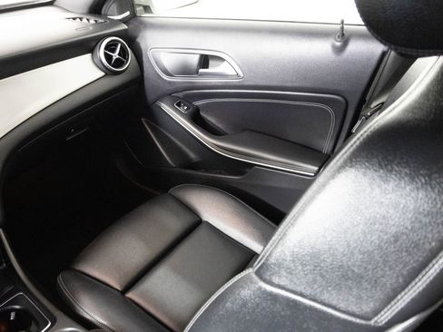 Used 2016 Mercedes-Benz GLA 250 GLA 250 image 34