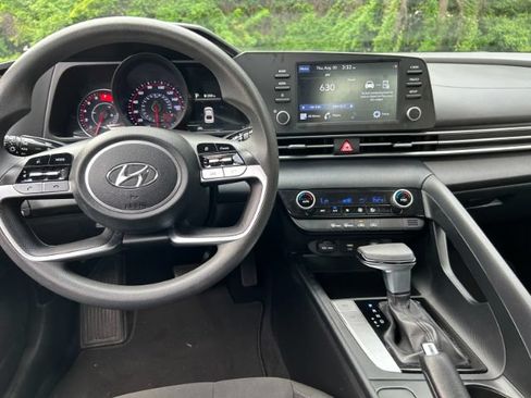 Used 2021 Hyundai Elantra SEL w/ Cargo Package FWD image 11