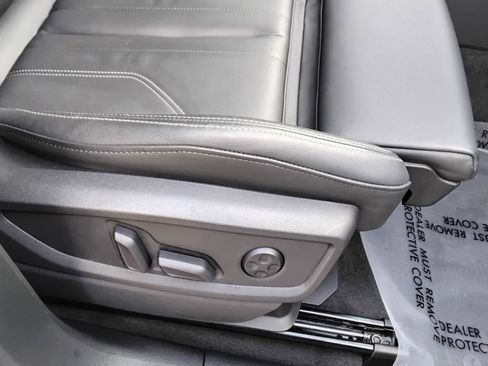 Certified 2025 Audi Q5 2.0T Premium image 26