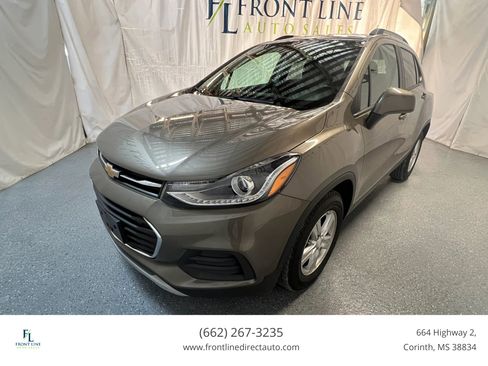 Used 2022 Chevrolet Trax LT w/ LT Convenience Package image 3