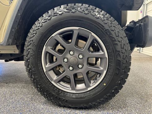 Used 2020 Jeep Gladiator Sport AWD/4WD image 14