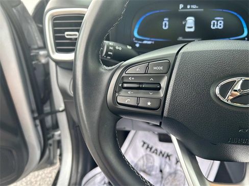 Used 2023 Hyundai Venue SEL image 25