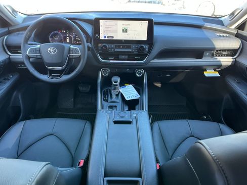 New 2026 Toyota Grand Highlander Limited image 13