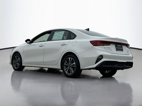 Used 2023 Kia Forte LXS w/ LXS Technology Package FWD image 5