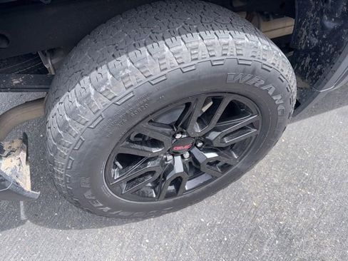 Used 2023 GMC Sierra 1500 Pro w/ Graphite Edition AWD/4WD image 3