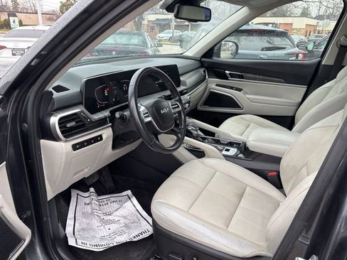 Used 2023 Kia Telluride EX image 9