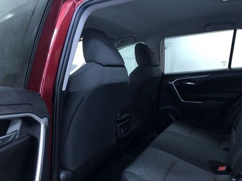 Certified 2020 Toyota RAV4 XLE image 19