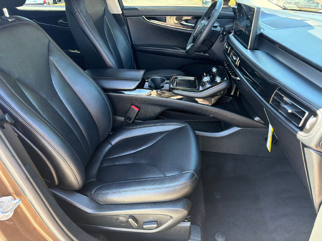 Used 2022 Lincoln Nautilus FWD image 13