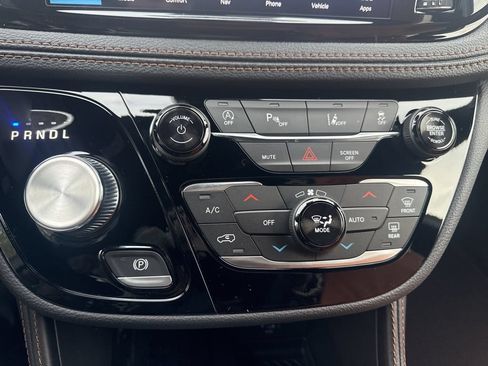 New 2026 Chrysler Pacifica Pinnacle AWD/4WD image 27