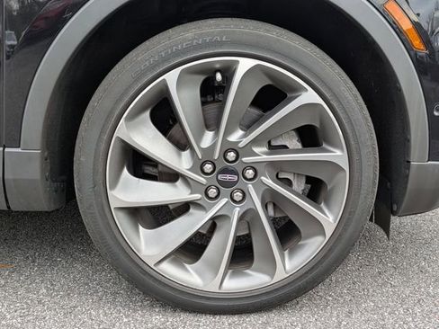 Certified 2022 Lincoln Nautilus Reserve w/ Equipment Group 201A image 11