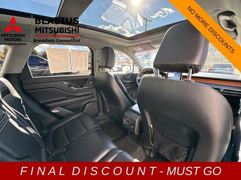 Used 2021 Lincoln Corsair Reserve image 23