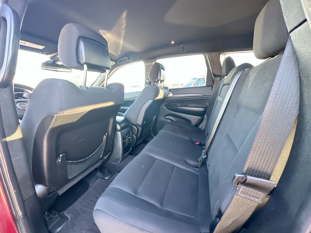Used 2016 Jeep Grand Cherokee Laredo RWD image 4