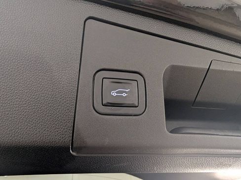 Used 2019 Cadillac XT4 Sport w/ LPO, Midnight Sport Package AWD/4WD image 14