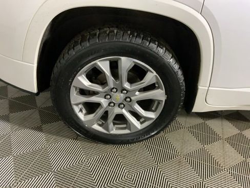Used 2018 Chevrolet Traverse Premier AWD/4WD image 43