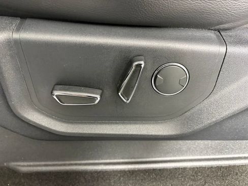 Used 2017 Ford F250 Lariat w/ Lariat Value Package AWD/4WD image 12