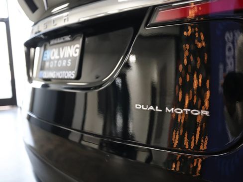 Used 2020 Tesla Model X image 17