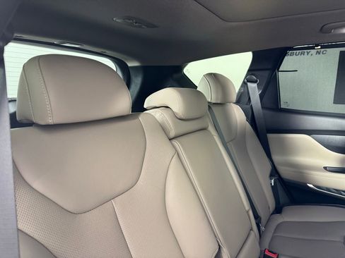 Used 2023 Hyundai Santa Fe Limited AWD/4WD image 33