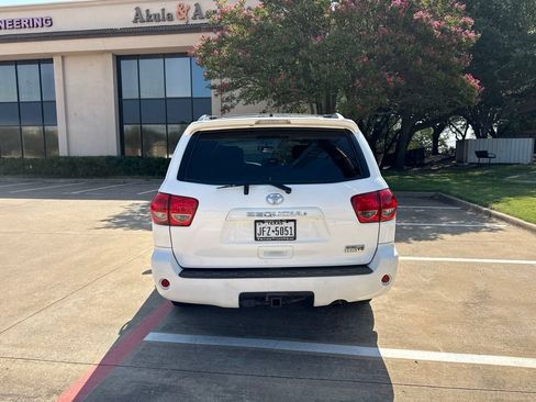 Used 2016 Toyota Sequoia SR5 w/ Premium Package RWD image 11