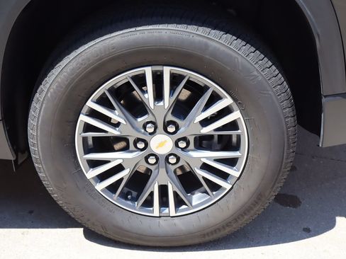 Used 2026 Chevrolet Traverse LT FWD image 30