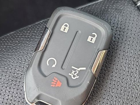 Used 2024 GMC Terrain SLT image 12