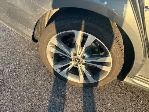 Used 2018 Mercedes-Benz C 300 4MATIC Sedan image 12