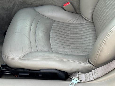 Used 1998 Chevrolet Corvette Convertible w/ Memory Pkg RWD image 17