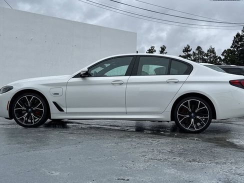 Used 2023 BMW 530e xDrive w/ Premium Package image 6