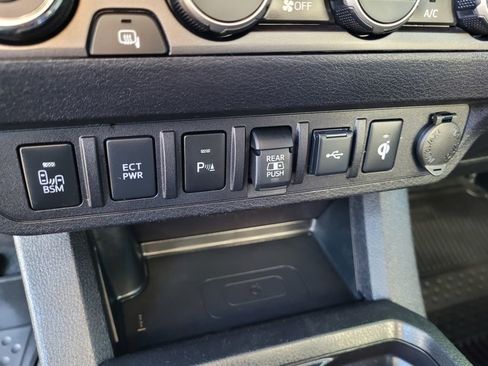 Used 2023 Toyota Tacoma TRD Off-Road w/ Technology Package image 16