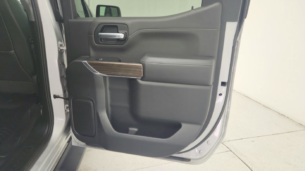 Used 2019 Chevrolet Silverado 1500 RST RWD image 32