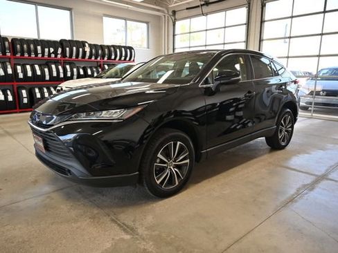 Used 2022 Toyota Venza LE AWD/4WD image 8