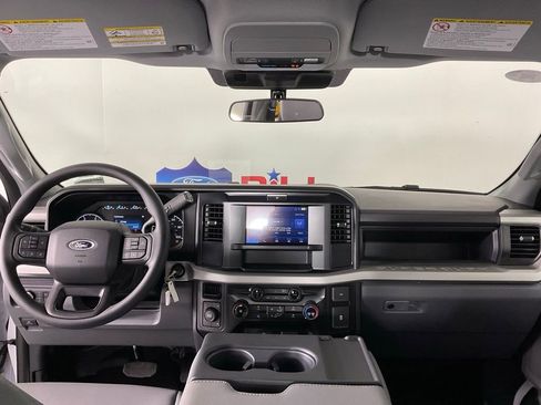 New 2026 Ford F350 4x4 Crew Cab DRW Super Duty image 18